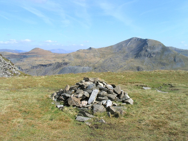 Cairn on plateau below Cnicht summit