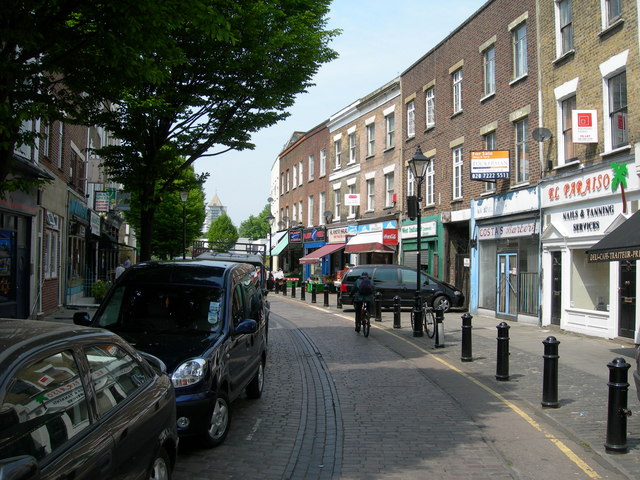 Battersea High Street © Danny P Robinson :: Geograph Britain and Ireland