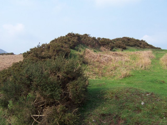 Pentwyn Iron Age Hill Fort © Chris Heaton cc-by-sa/2.0 :: Geograph ...