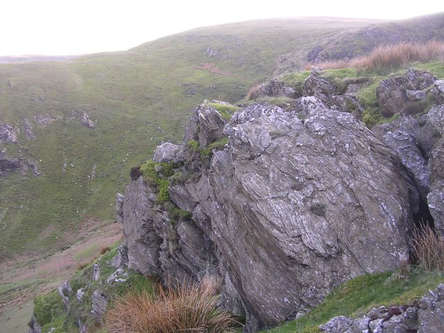 Rocky outcrop at Anna Crag