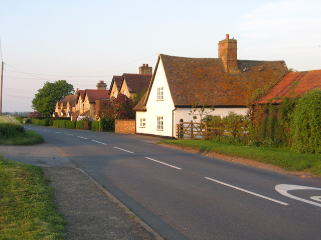 Cottages, Eyeworth, Beds