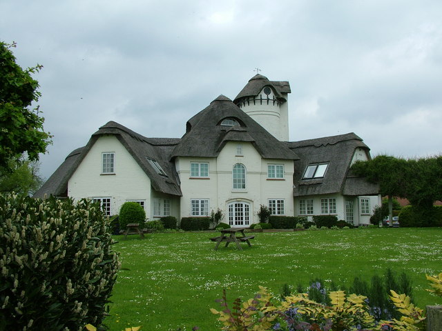 Node Court, Codicote © Melvyn Cousins cc-by-sa/2.0 :: Geograph Britain ...