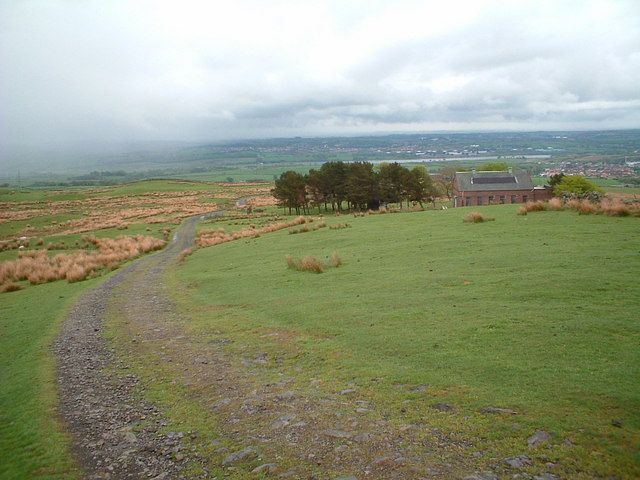 The track to Kilbirnie from Pundeavon reservoir