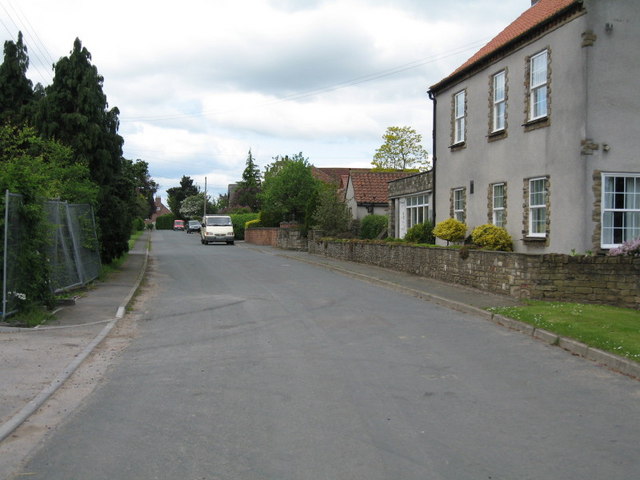 East End of Moor Monkton © Ken Crosby cc-by-sa/2.0 :: Geograph Britain ...