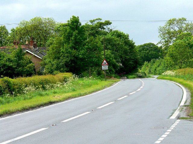 The A163 looking towards Foggathorpe