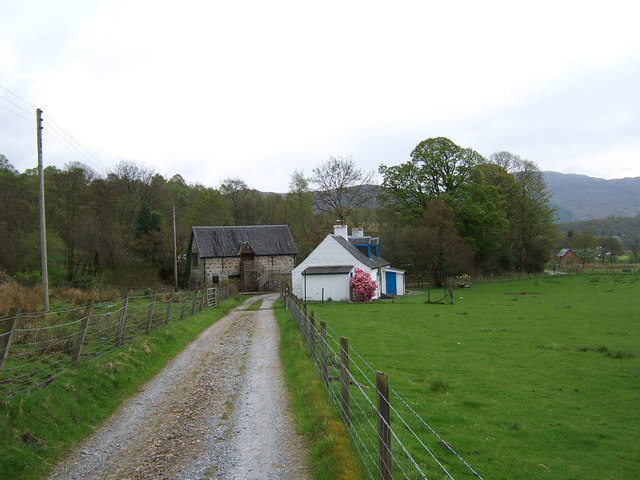 Cottages at Cuil © bill copland :: Geograph Britain and Ireland