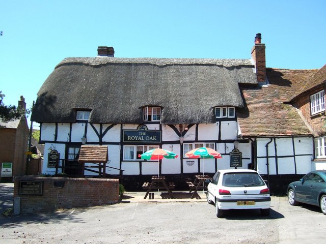 The Royal Oak, Aston Abbotts © Rob Farrow :: Geograph Britain and Ireland