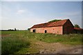 Disused farm building on Mareham Lane