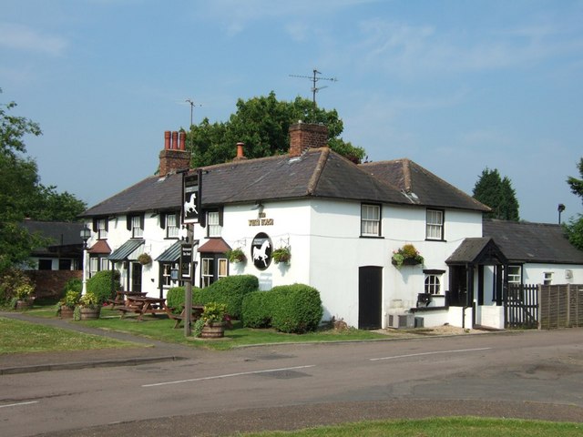 The White Horse, Eaton Bray © Rob Farrow :: Geograph Britain and Ireland