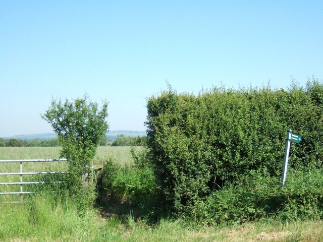 Entrance gate to footpath off A329