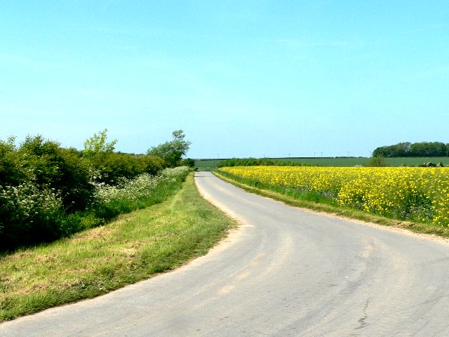 Approaching Newbald Lodge © Roger Gilbertson Cc By Sa20 Geograph