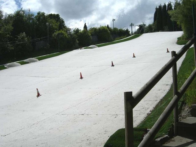 dry-ski-slope-kidsgrove-steve-lewin-geograph-britain-and-ireland