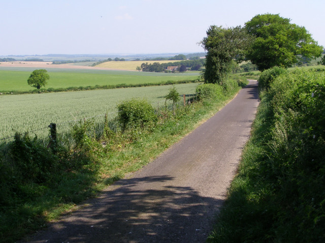 View north along Rodfield Lane