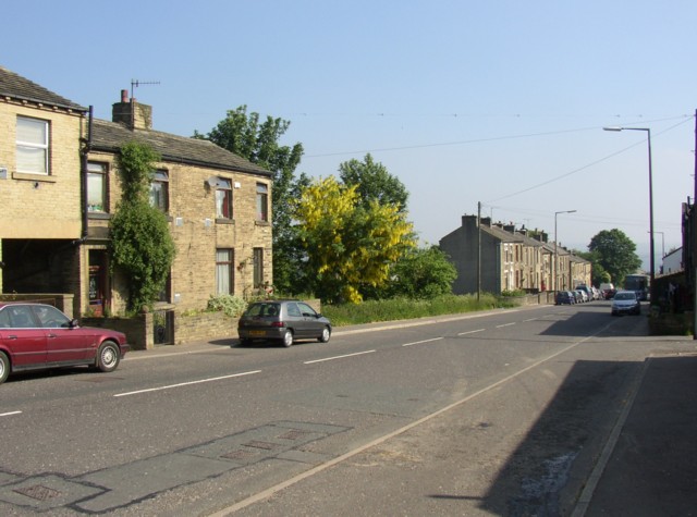 New Hey Road, Rastrick © Humphrey Bolton :: Geograph Britain and Ireland