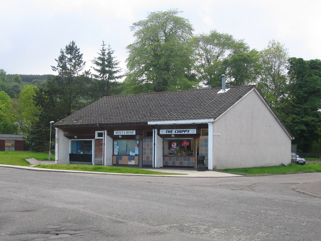 Shops at Rosneath © Phil Williams cc-by-sa/2.0 :: Geograph Britain and ...