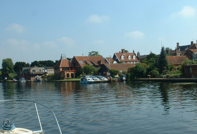 River Waveney at Beccles © David Medcalf cc-by-sa/2.0 :: Geograph ...