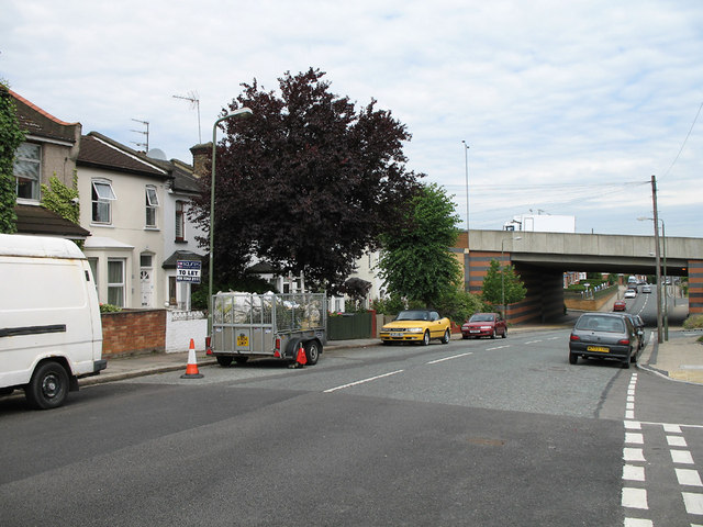 Long Lane and A406 - 2006