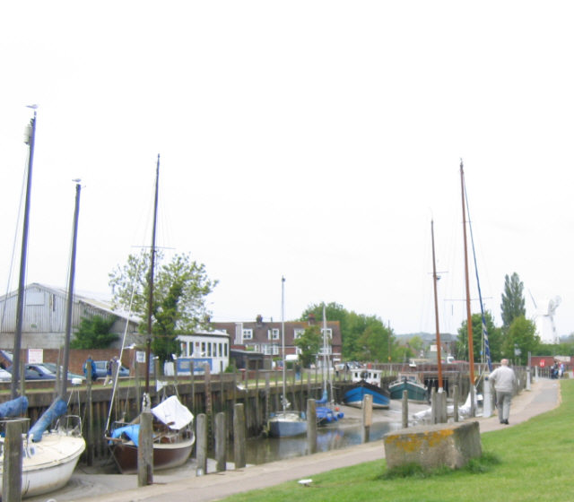 boats-at-low-tide-rye-stephen-craven-geograph-britain-and-ireland