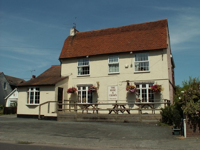 'The Rose & Crown' inn, Thorpe-le-Soken,... © Robert Edwards cc-by-sa/2 ...