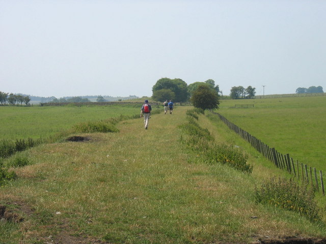 Footpath on former disused railway line near Ewesley Farm