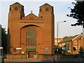 TQ3379 : Holy Trinity church by Stephen Craven