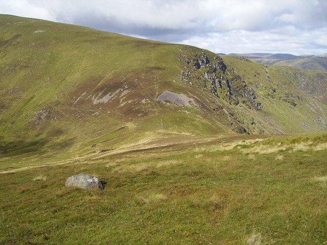 Sneck of Farchal © Richard Webb cc-by-sa/2.0 :: Geograph Britain and ...