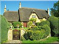 Cotswold Cottage with topiary