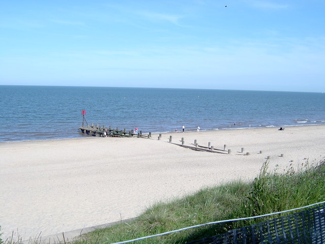 Hopton Beach © Jay Battersby cc-by-sa/2.0 :: Geograph Britain and Ireland