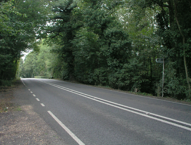 Bridlepath 1420/1 crossing the A29 near Chatfolds