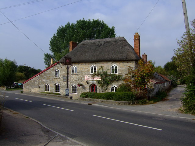 Rose and Crown, Huish Episcopi © al partington cc-by-sa/2.0 :: Geograph ...