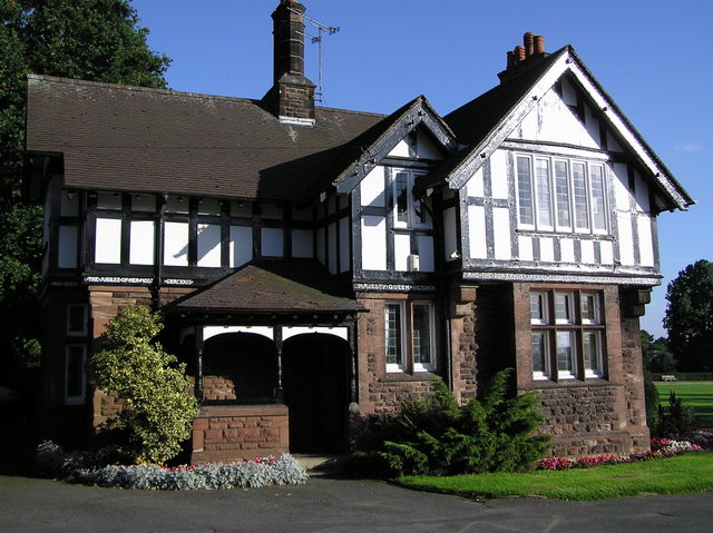 House at Queen's Park, Crewe © Graham Shaw :: Geograph Britain and Ireland