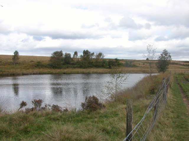 Small reservoir to the south of Barbrook reservoir