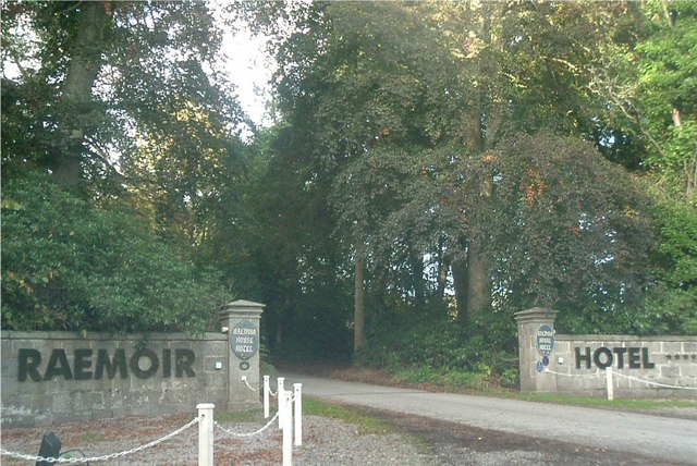 Main (south) entrance to Raemoir House Hotel.