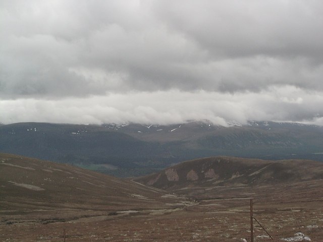 Geal Charn Beag
