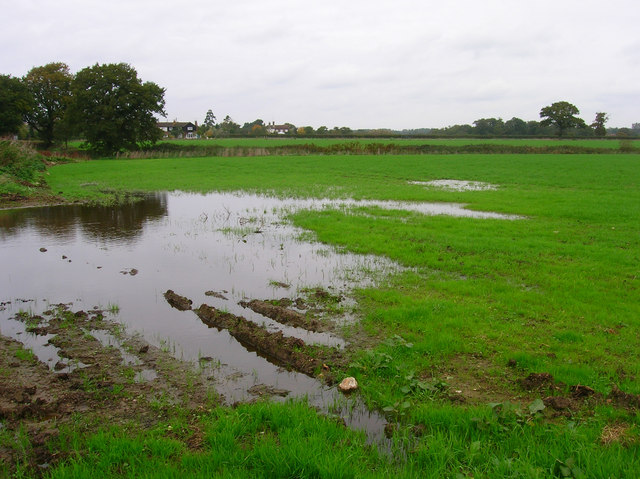 Towards Lock Farm © Simon Carey :: Geograph Britain and Ireland