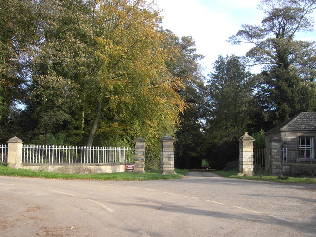 Potterton Park Entrance © Darren Haddock :: Geograph Britain And Ireland