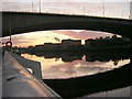 NS5764 : Sunrise Under Kingston Bridge by Iain Thompson
