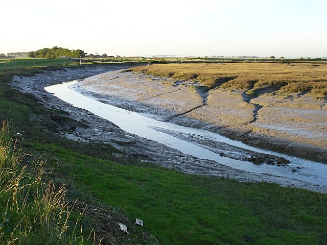 Low tide in Conyer Creek © Penny Mayes cc-by-sa/2.0 :: Geograph Britain ...