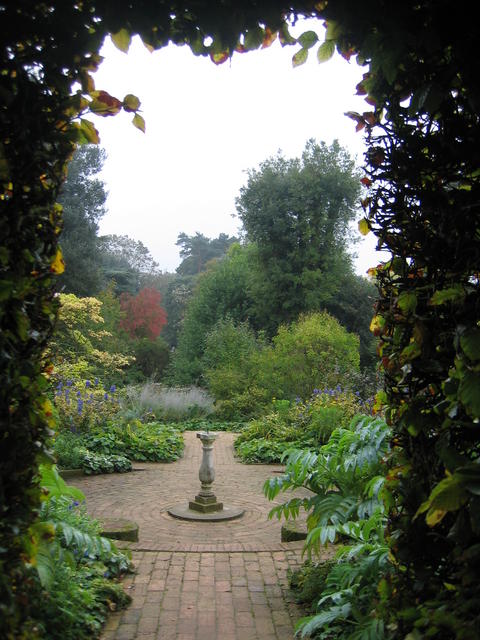 Hidcote Gardens © David Stowell cc-by-sa/2.0 :: Geograph Britain and ...