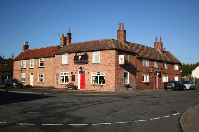 The Pack Horse © Richard Croft cc-by-sa/2.0 :: Geograph Britain and Ireland