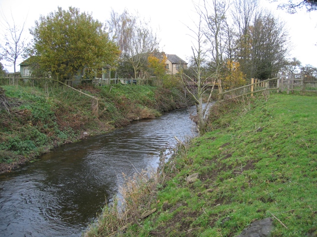 River Alyn Afon Alun And Summerhouse © John S Turner Cc-by-sa 2.0 