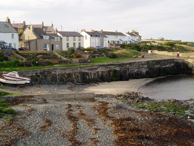 Craster Harbour © C Smith cc-by-sa/2.0 :: Geograph Britain and Ireland
