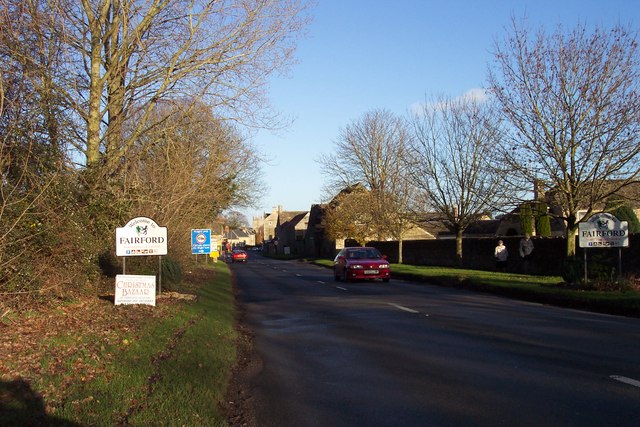 The approach to Fairford from the west.