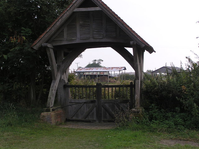 Lych gate and farm buildings, Edingthorpe