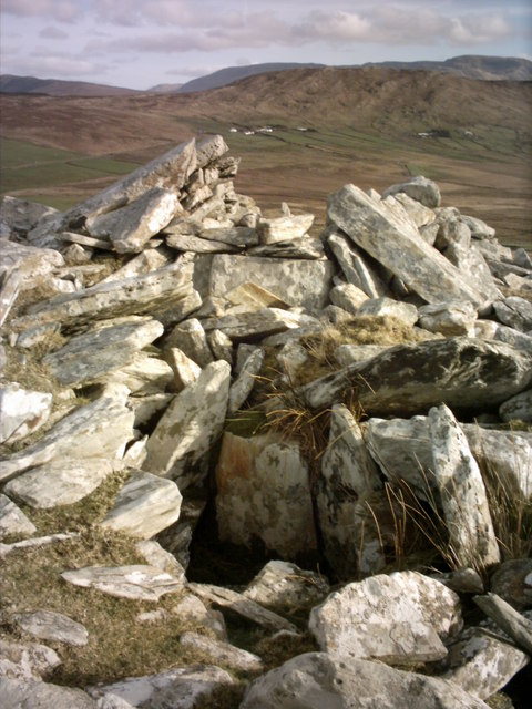 Aillemore Court Tomb