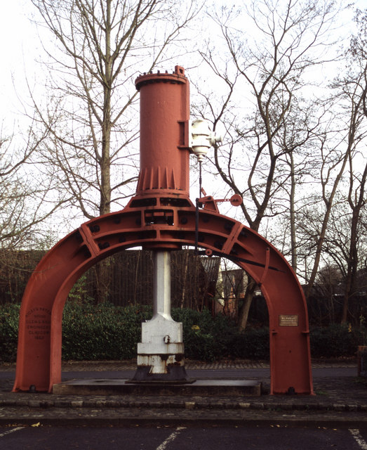 Steam hammer by Trencherfield Mill
