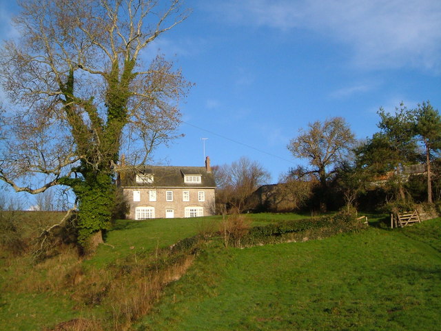 Efford House © Derek Harper cc-by-sa/2.0 :: Geograph Britain and Ireland