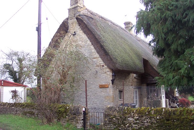 Thatched cottage by Broadwell Brook