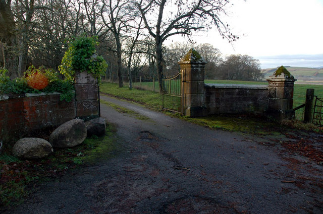 The gateway to Ryefield House