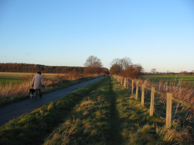 Trans Pennine Trail on the York-Selby railway line